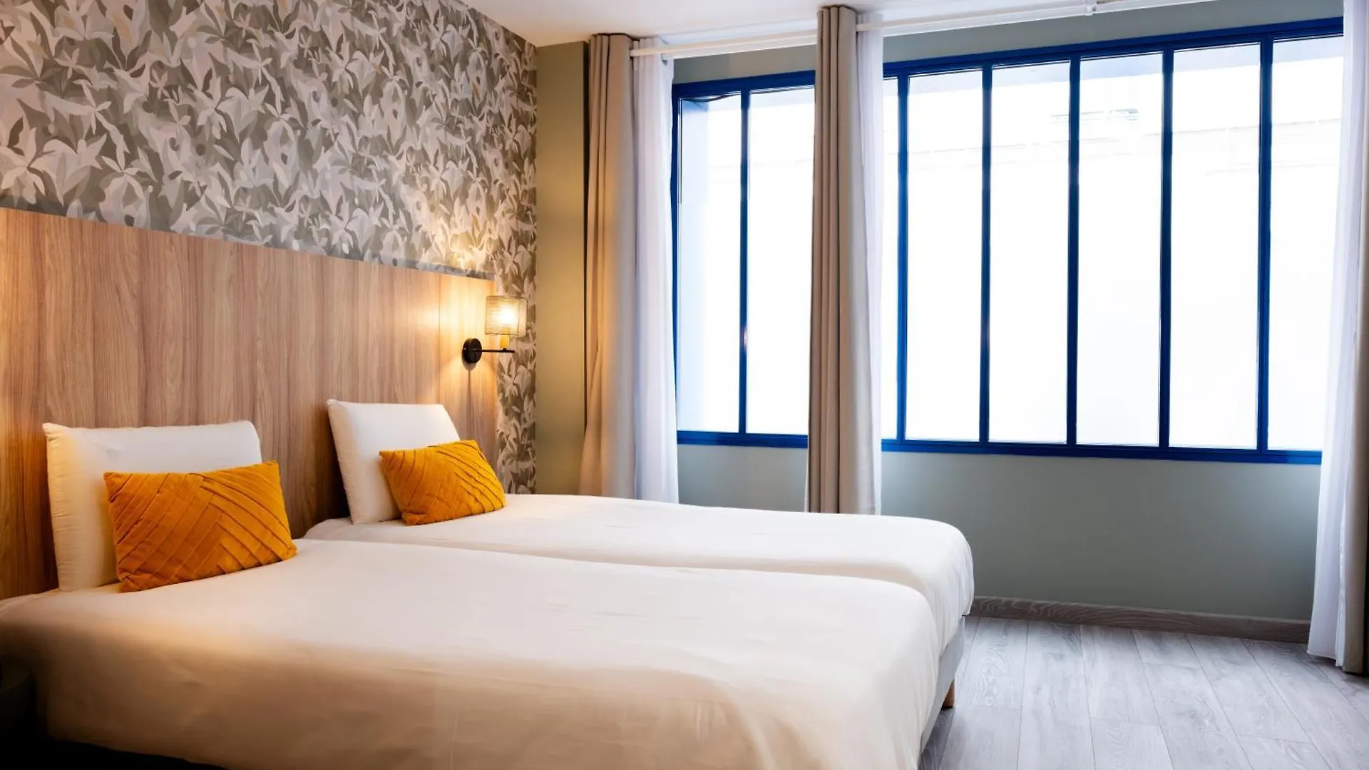Kyriad 10 - Canal Saint Martin - Republique 3* Париж