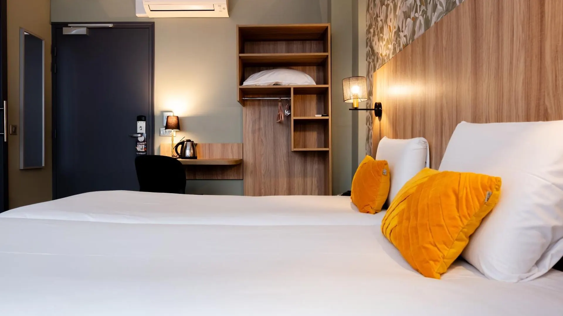 Hotel Kyriad 10 - Canal Saint Martin - Republique Paris
