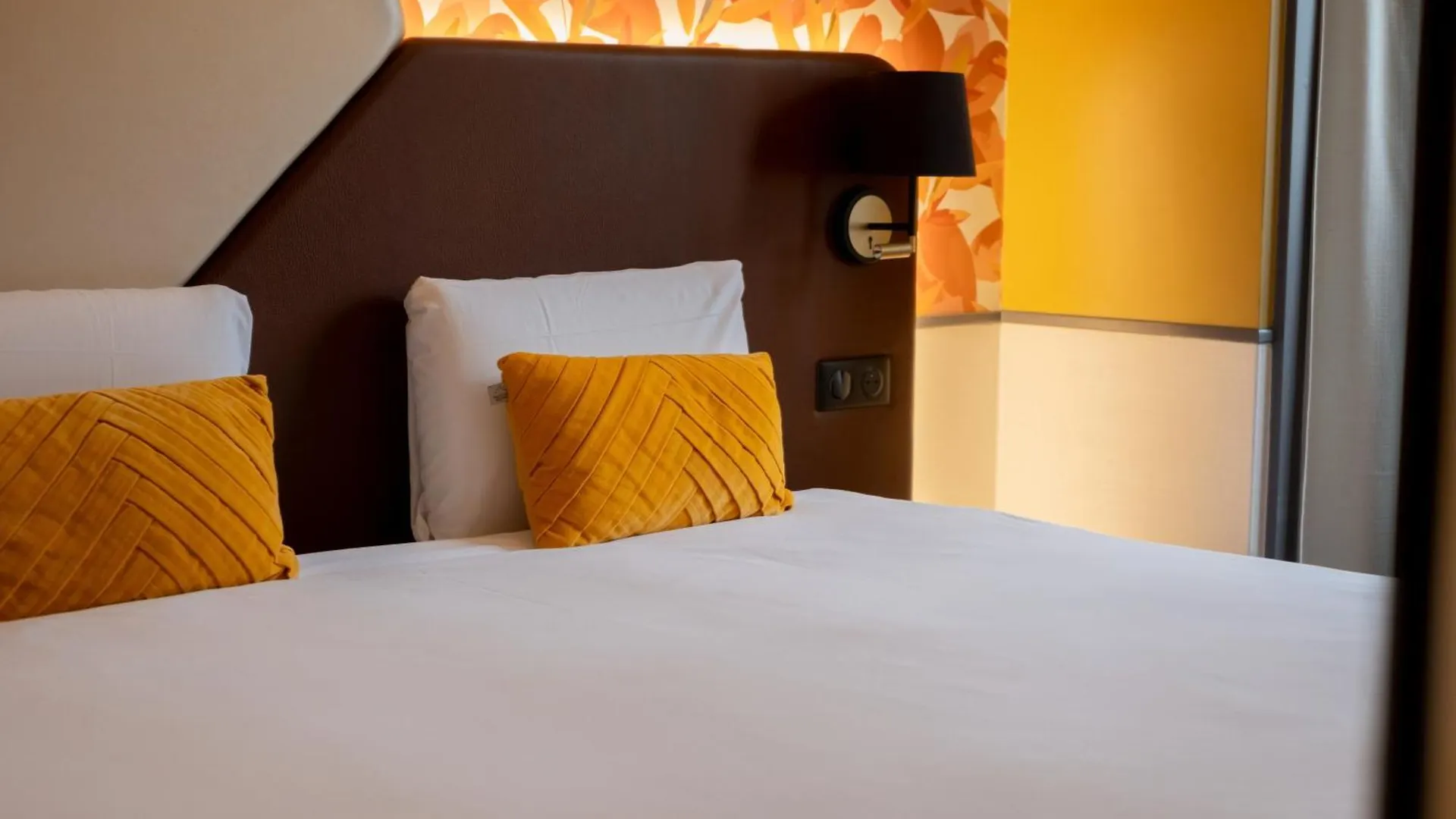 Kyriad 10 - Canal Saint Martin - Republique Szálloda 3*