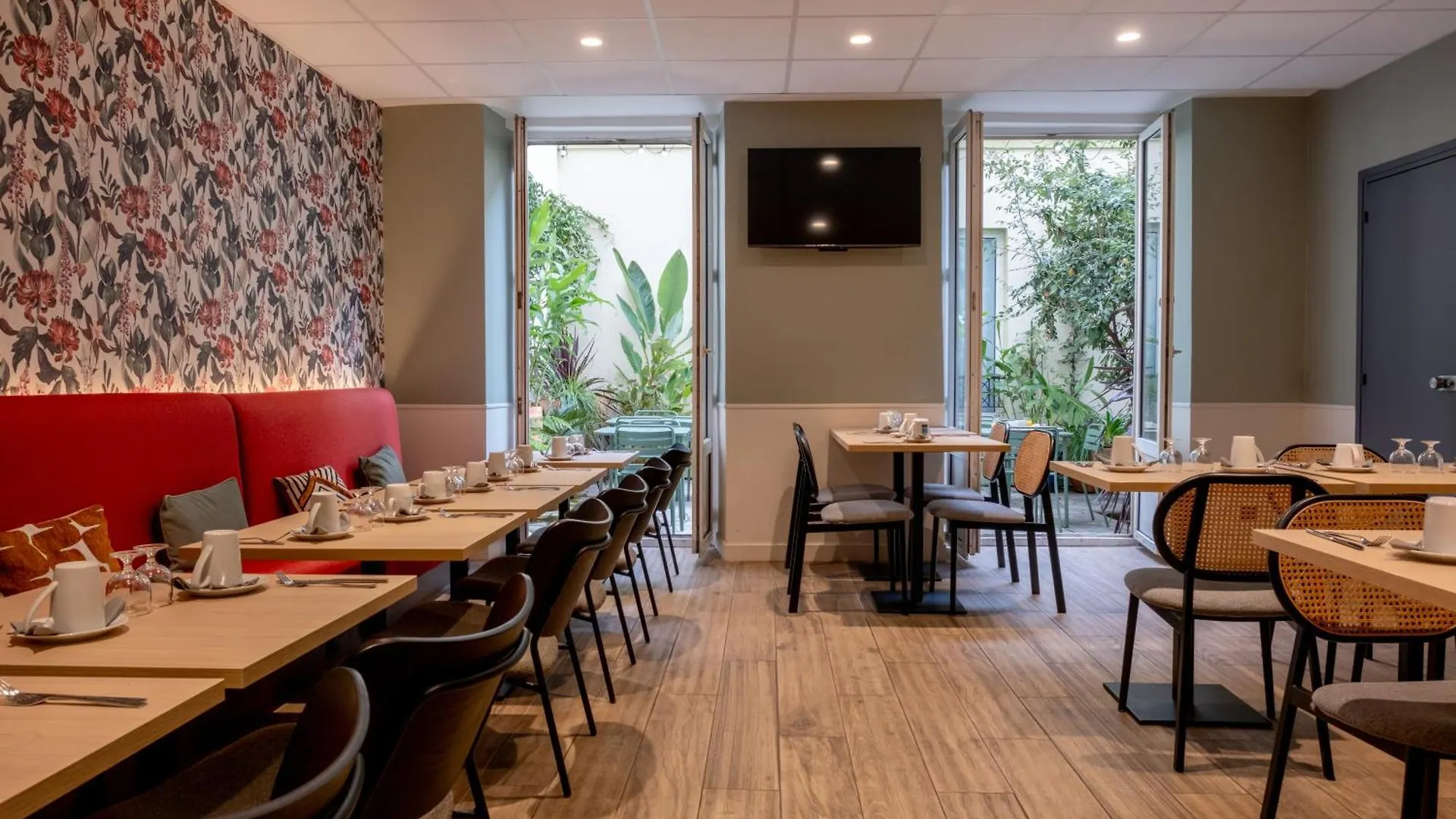 Hotel Kyriad 10 - Canal Saint Martin - Republique Paris