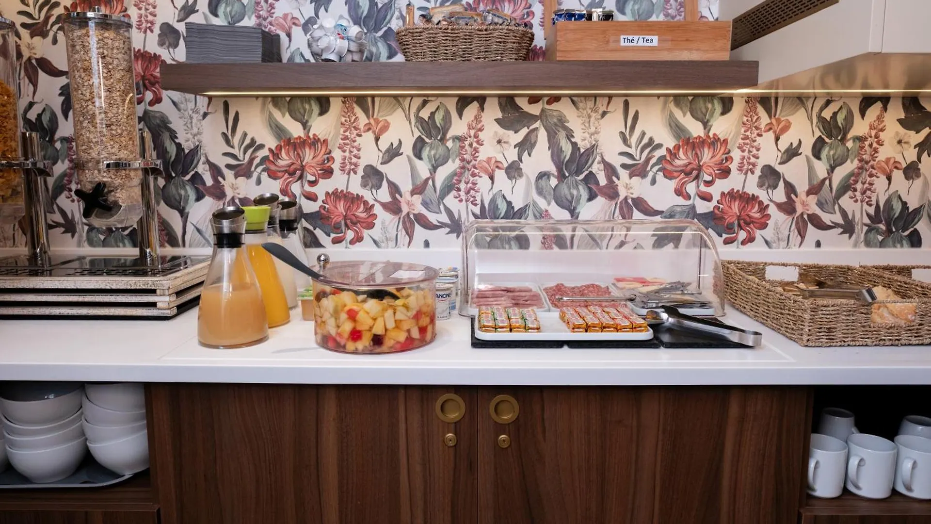 Hotel Kyriad 10 - Canal Saint Martin - Republique Paris